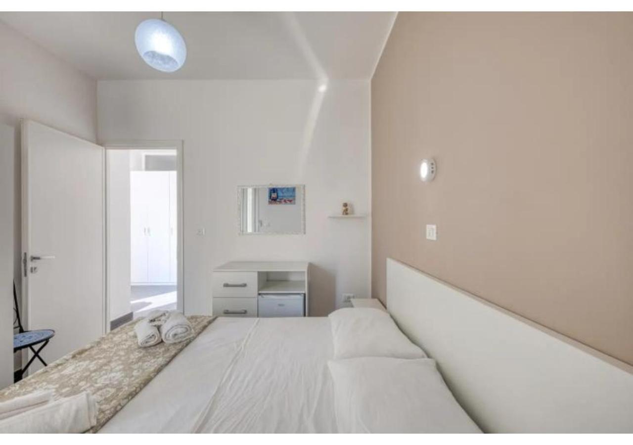 B&B Il Comandante A 100 M Dalla Spiaggia Torre San Giovanni Ugento Exterior foto