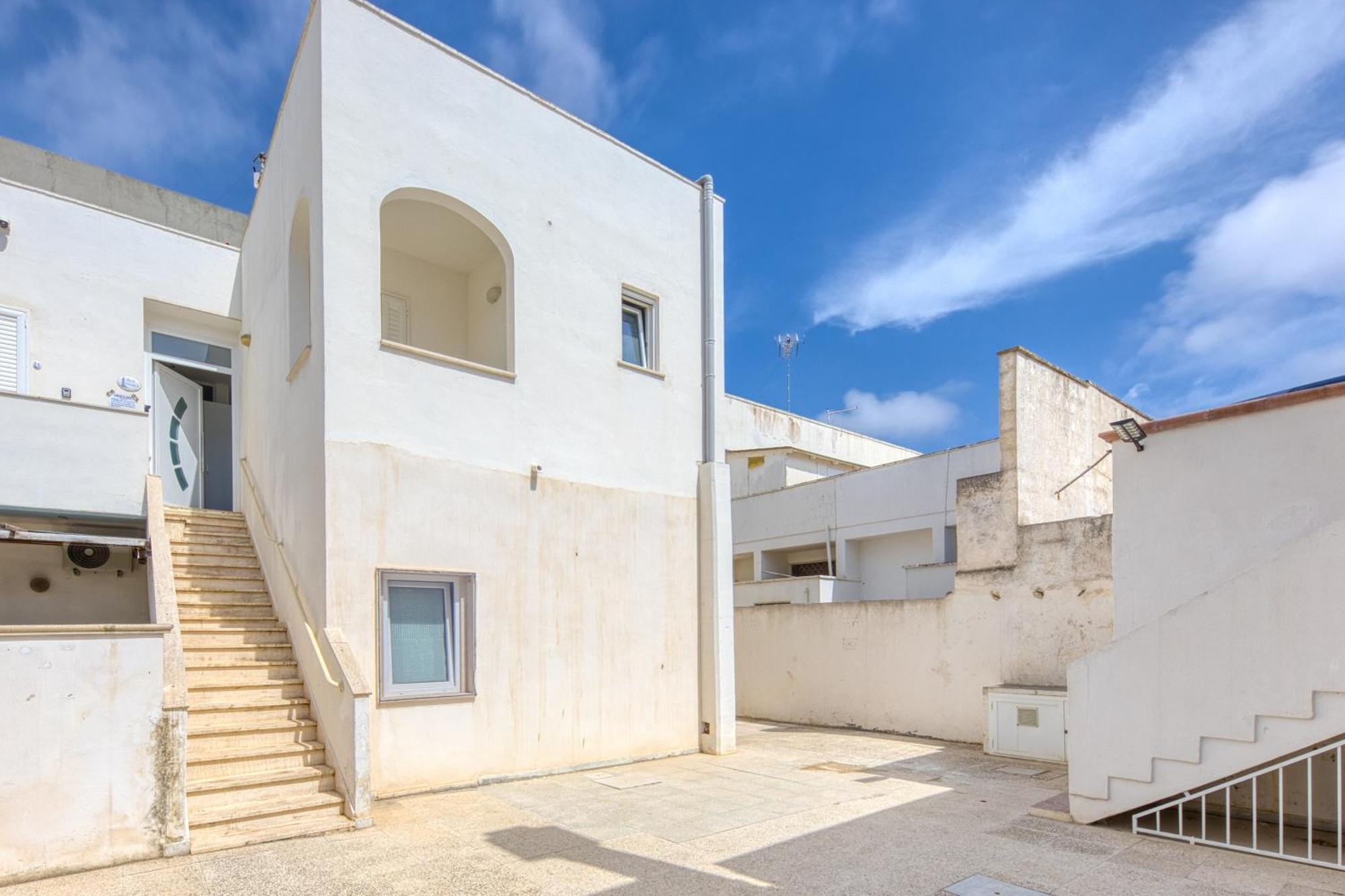 B&B Il Comandante A 100 M Dalla Spiaggia Torre San Giovanni Ugento Exterior foto