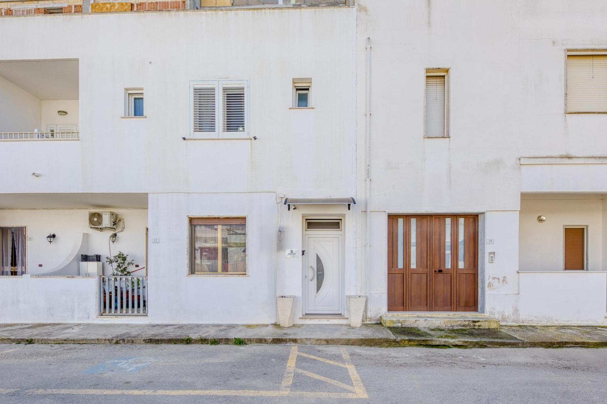 B&B Il Comandante A 100 M Dalla Spiaggia Torre San Giovanni Ugento Exterior foto